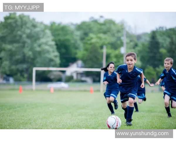 踢足球又叫足球运动的魅力与技巧探讨及其在全球范围内的影响力分析