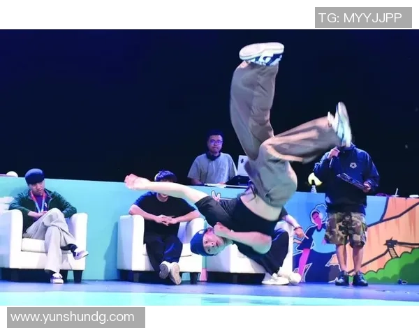 重庆街舞队个人能力揭秘街舞巨献背后的故事与热情